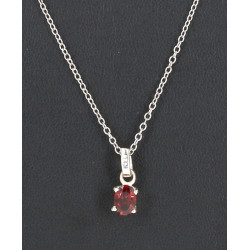 Pendentif en grenat et argent sur chaîne