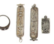 Deux cartouches égyptiens en argent, un 