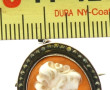 Petite broche camée à profil féminin, mo