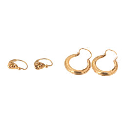 Deux paires de boucles d'oreilles vintag
