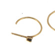 Deux paires de petites boucles d'oreille