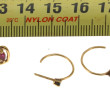Deux paires de petites boucles d'oreille
