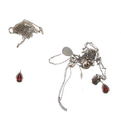 Fine chaîne en or gris 18 cts (750ème), 