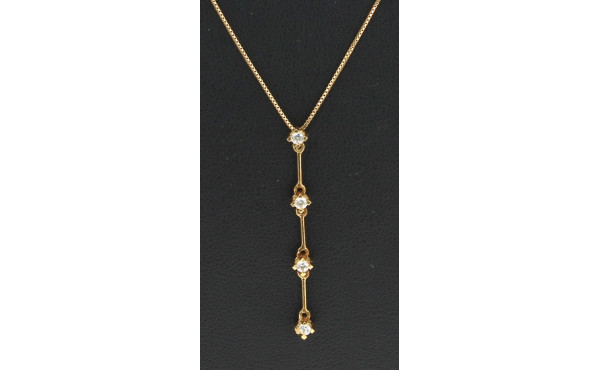 Collier en or jaune 18 cts (750è) serti 