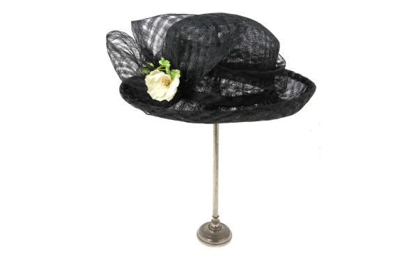Chapeau de cérémonie de dame en fibres n