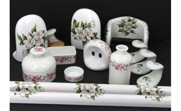 Porcelaines de PARIS - Lot d'accessoires