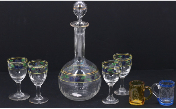 Service à liqueur ancien en verre peint 