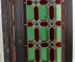 Paire de vitraux colorés, sur leur châss