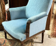 Fauteuil de style Louis XVI recouvert d'