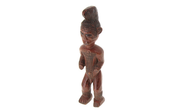 STATUETTE KUYU - Bois patiné. H 32 cm. O