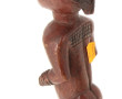 STATUETTE KUYU - Bois patiné. H 32 cm. O
