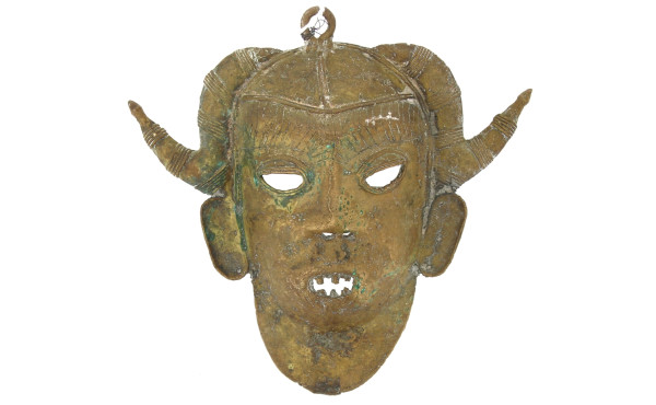 Petit masque en bronze (Senoufo ?), 23 x