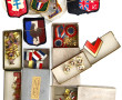 CHAPELLERIE - Stock d'insignes métal et 