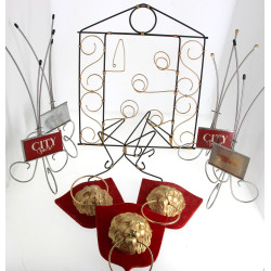 CHAPELLERIE - Lot de supports et accesso