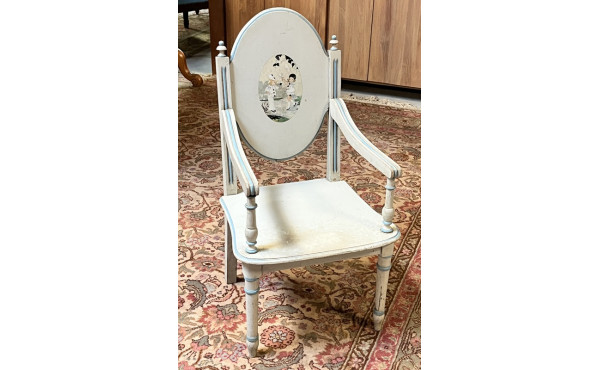 Fauteuil d'enfant en bois laqué gris H.