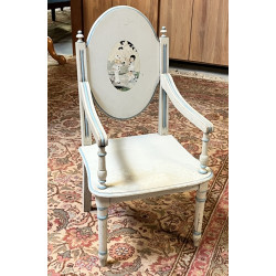 Fauteuil d'enfant en bois laqué gris H.