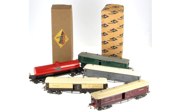 LR (Louis Roussy) - Lot de 5 fourgons et