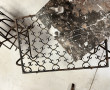 Lot comprenant un panier porte-revues en