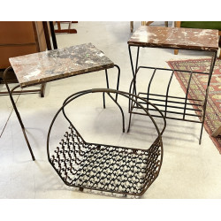 Lot comprenant un panier porte-revues en