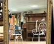 Miroir en bois et stuc doré H. 152 x 94 