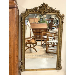 Miroir en bois et stuc doré H. 152 x 94 