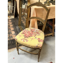 Chaise de style Louis XVI en bois doré