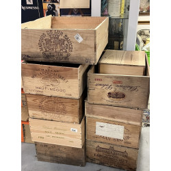 Lot de 10 caisses vides de vin dont YQUE
