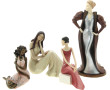 4 figurines féminines en résine dont "Co