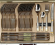 Ménagère en métal et métal doré, 70 pièc