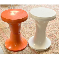 2 tabourets type diabolo orange et blanc