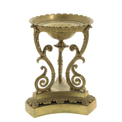 Support ancien en laiton, H 23 cm diam. 