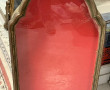 Vitrine cintrée en bois doré et porte vi