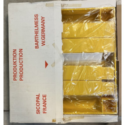 Table en plastique jaune SICOPAL années 