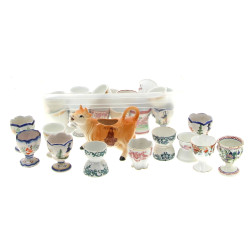 Petite collection de coquetiers en faïen