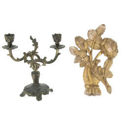 Bois sculpté et doré figurant une main t