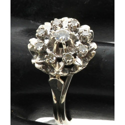 Bague en or gris 18 carats, poinçon tête