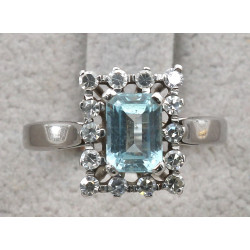 Bague en or gris 18 cts, poinçon tête d'