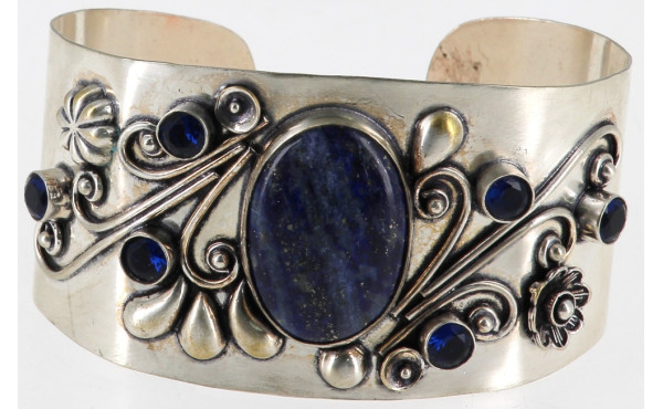 Important bracelet manchette en argent 9