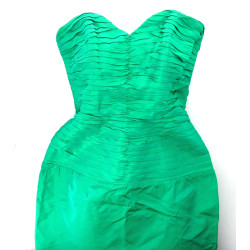 Robe fourreau verte et petit boléro bleu