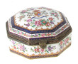 Coffret en porcelaine blanche, polychrom