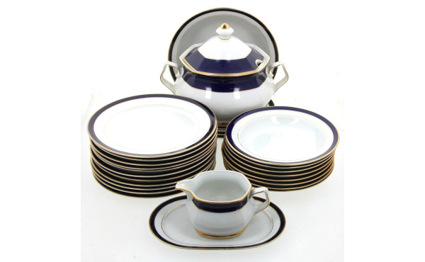 Petit service de table en porcelaine de 