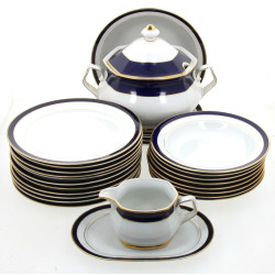 Petit service de table en porcelaine de 