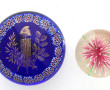 Lot de 2 boules presse-papier dont 1 à d