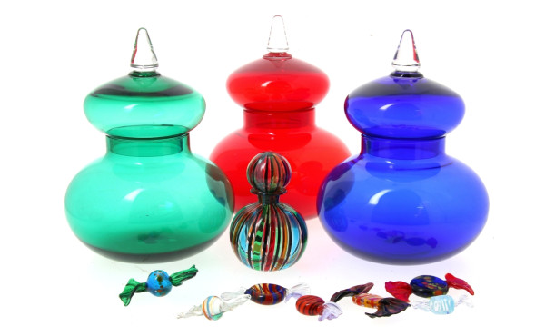 Lot de verreries de couleurs comprenant 