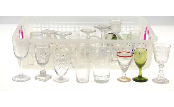 Petite collection de petits verres ancie