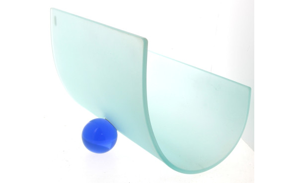 Porte-revue design en verre conçu par TU