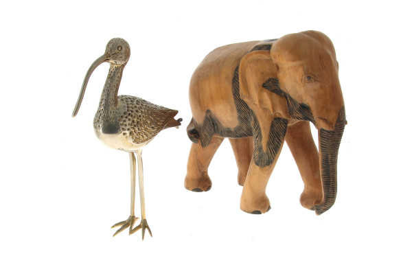 "Eléphant" en bois sculpté, H 34 x L 33 