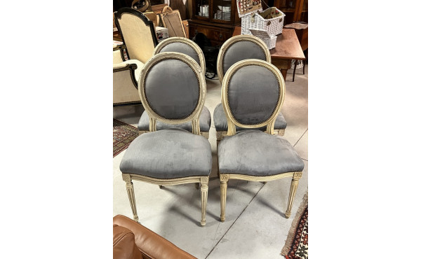 4 chaises de style Louis XVI (usures à l