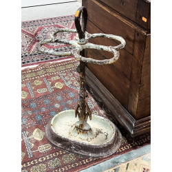 Porte-parapluie en fonte (usures d'usage