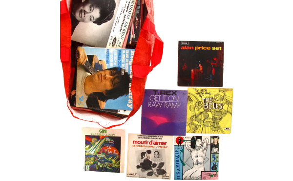 Lot bien garni de disques 45 t années 60